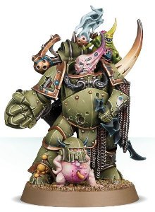 Futuristic armoured humanoid in 1/56 scale (Plague Marine Champion build #1 of the Chaos Death Guard for Warhammer 40,000 Ed8) from Games Workshop, 2017 - Miniature figure review