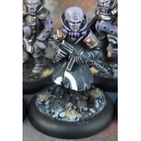 Humanoid mutant with submachine gun in 1/56 scale (Malformed Host #3 of the Malignancy for Macrocosm Sci-Fi) from Macrocosm Miniatures - Miniature figure review