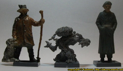 Size comparison of Avaran Treebeast with 1:35 miniatures: From left to right: 40mm high shepherd, Avaran Treebeast from Mantic Games, 54mm high soldier.