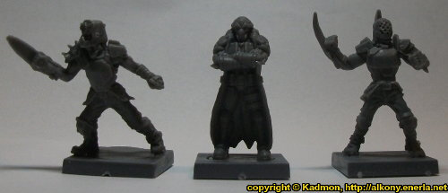 Size comparison of Blaine Sponsor with 1:56 (28mm / 32mm) miniatures: From left to right: Long Rock Lifers Jack #2 from Mantic Games, Blaine Sponsor from Mantic Games, Long Rock Lifers Jack #1 from Mantic Games.