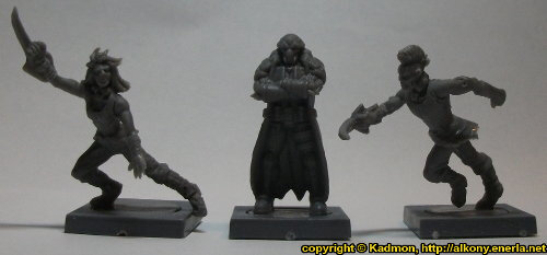 Size comparison of Blaine Sponsor with 1:56 (28mm / 32mm) miniatures: From left to right: Long Rock Lifers Striker #2 from Mantic Games, Blaine Sponsor from Mantic Games, Long Rock Lifers Striker #1 from Mantic Games.