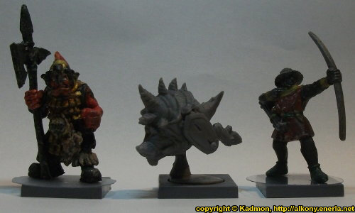 Size comparison of Pusk Rampager with 1:56 (28mm / 32mm) miniatures: From left to right: Orc with Spear #2 from Renegade Miniatures, Pusk Rampager from Mantic Games, Bretonnian Bowman #1 from Games Workshop.