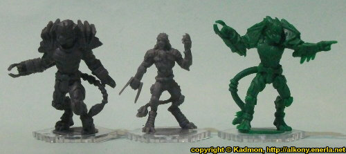 Size comparison of the 1:56 (28mm / 32mm) scale Yndij (from Warpath) miniatures from Mantic Games. From left to right: Ninth Moon Tree Sharks Captain (Striker): Na'Huatl #1, Yndij Reaver, Ninth Moon Tree Sharks Striker #1.