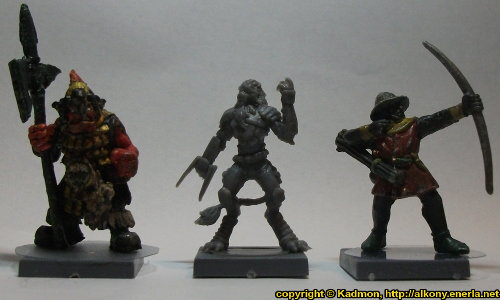 Size comparison of Yndij Reaver with 1:56 (28mm / 32mm) miniatures: From left to right: Orc with Spear #2 from Renegade Miniatures, Yndij Reaver from Mantic Games, Bretonnian Bowman #1 from Games Workshop.