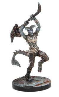 Humanoid with poleaxe in 1/56 scale (Plague Aqissiaq for Warpath) from Mantic Games - Miniature figure review
