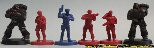 Size comparison of the Star Saga: The Eiras Contract Core Set Plague Victim miniature figures from Mantic Games with with 1:64 (28mm/32mm) scale Primaris Space Marines from Games Workshop. From left to right: Primaris Space Marine Hellblaster Sergeant #1, Security Guard #3, Guard Commander Graves, Security Guard #2, Security Guard #1, Primaris Space Marine Hellblaster #2.