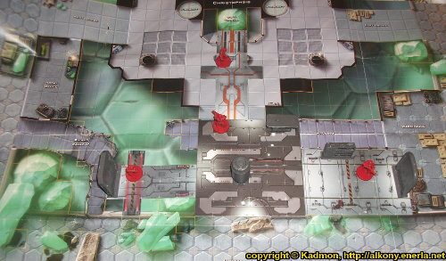 Size comparison of the The Eiras Contract tiles miniature scenery from Mantic Games with 1:56 (28mm / 32mm) scale Star Wars Miniatures Game paper playmat from Wizards of the Coast.