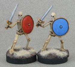 Humanoid skeleton with sword and shield in 1/56 scale (Skeletal Swordsman for Bones) from Reaper Miniatures - Miniature figure review