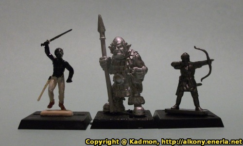 Orc with spear #2 miniature figure comparison with 1:72 (25mm) miniatures. The 1/72 minis are on their own bases, so take this into consideration. From left to right: Gaul warrior from Italeri, Orc with spear #2 from Renegade Miniatures, Russian knights archer from Zvezda.