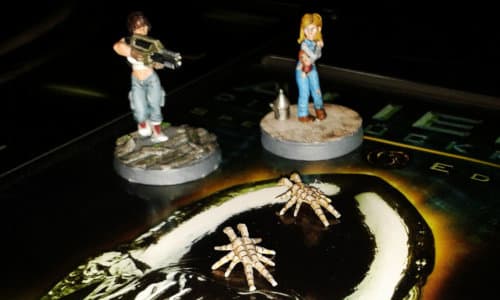 Size comparison of 1:56 (28mm / 32mm) miniatures: From left to right: Signee from Hasslefree Miniatures company, Billy the Hunted from Hasslefree Miniatures company, Facehuggers.