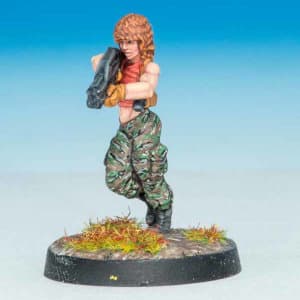 Futuristic female with assault rifle - HFSF001 Signee from Hasslefree Miniatures - Miniature figure review