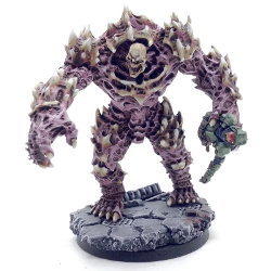 Huge brute with carapace armour, with carcass in hand in 1/56 scale (Plague Gen 1 Mutant #2 for Warpath) from Mantic Games - Miniature figure review