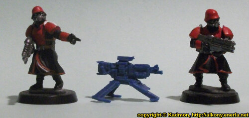 Size comparison of the Explosives miniature equipment from Mantic Games with 1:56 (28mm / 32mm) scale Shock Troopers from Wargames Factory.