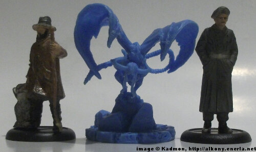 Cthulhu Wars Nightgaunt from Petersen Games - 1:35 (54mm) comparison with 40mm high shepherd and 54mm high soldi